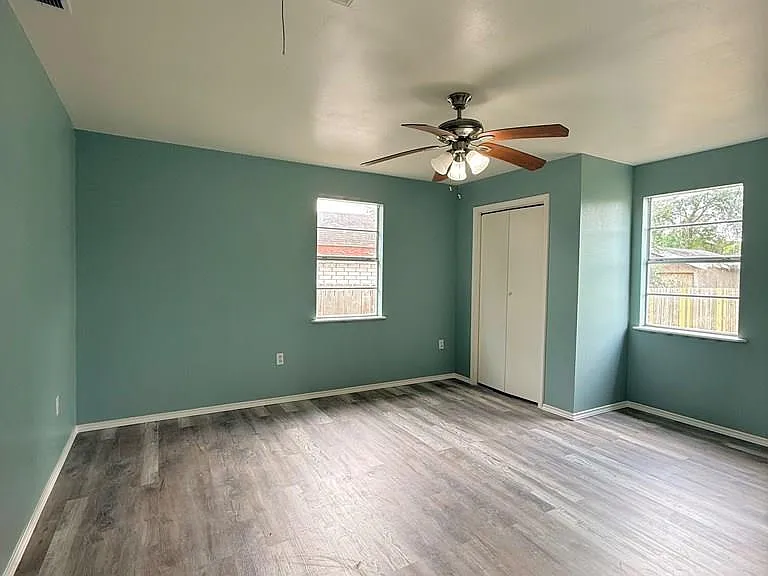 405 W 7th St — Photo 12
