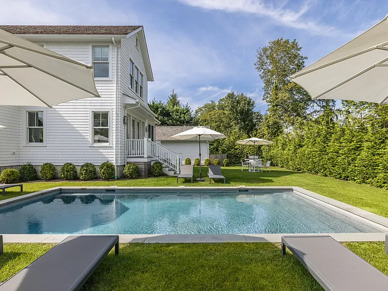32 Glover St — Photo 3