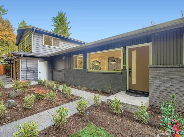 3320 NE 200th Court, Lake Forest Park, WA 98155