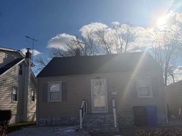 98 Larch St, Port Reading, NJ 07064