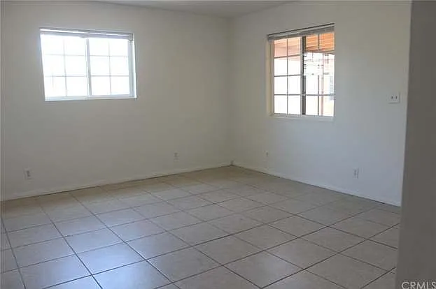 1314 E Laurelwood Dr — Photo 56