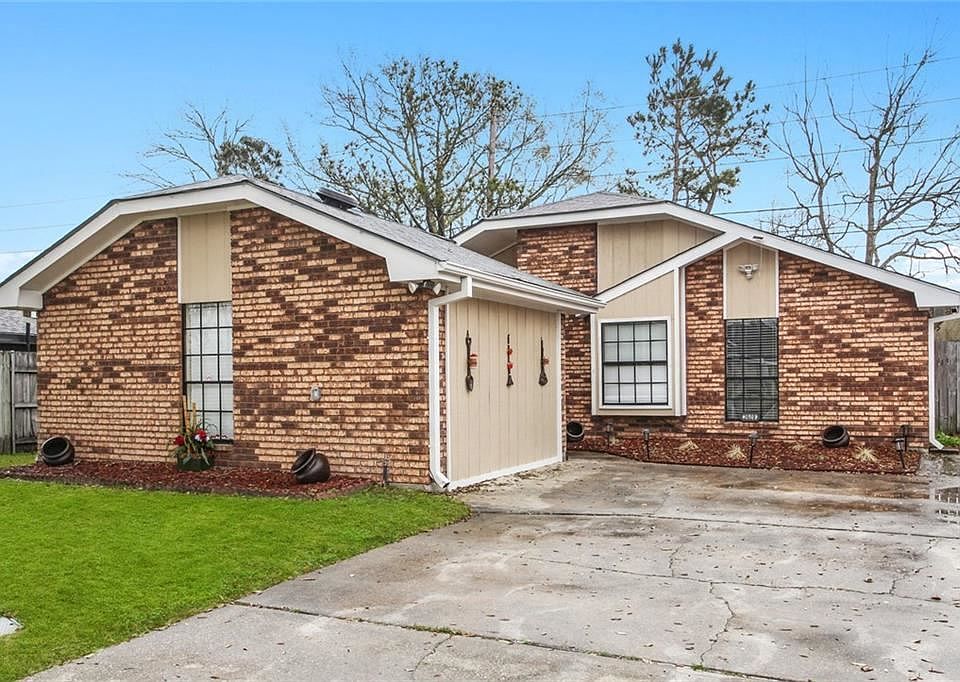1st image of 2608 Cambridge Dr
