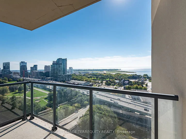 49 E Liberty St #1802 — Photo 28