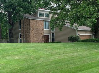 38W779 Brindlewood Ln, Elgin, IL 60124