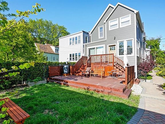 4th image of 2218 N Sawyer Ave #2
