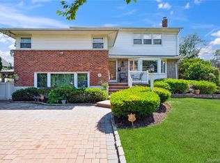 402 Maple St, West Hempstead, NY 11552