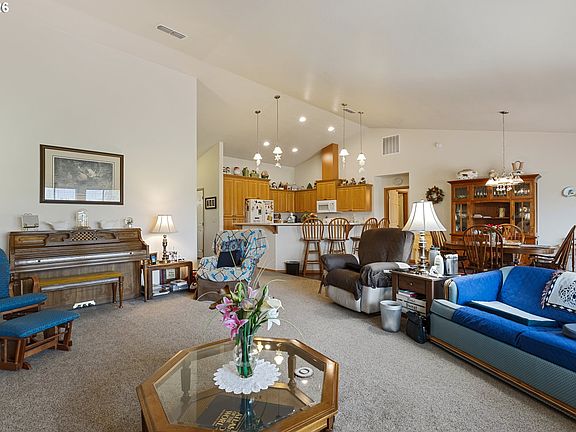 3rd image of 344 Marion Meadow Ln