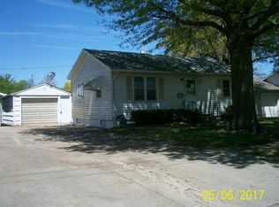 1301 Desmont Dr, Knoxville, IA 50138