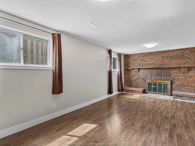 3083 Jefferson Blvd — Photo 18