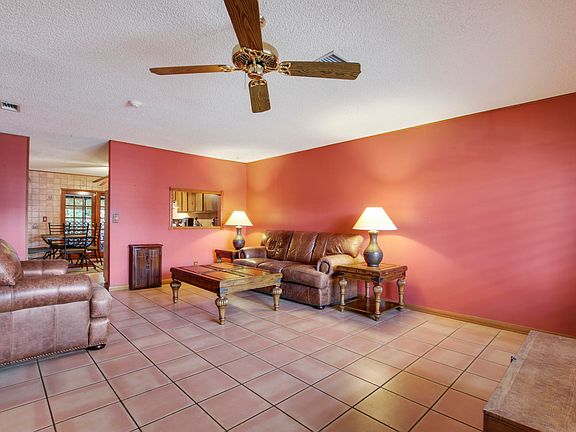 3rd image of 6100 Lambeth Cir