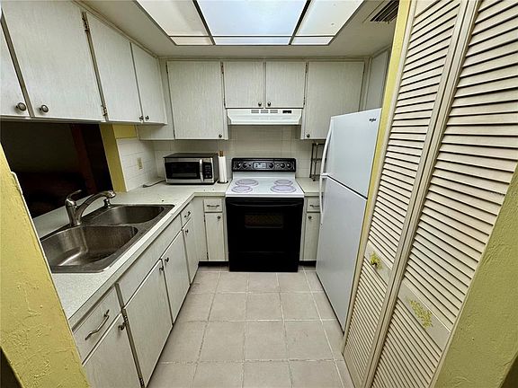 4th image of 1250 S PINELLAS AVENUE #511