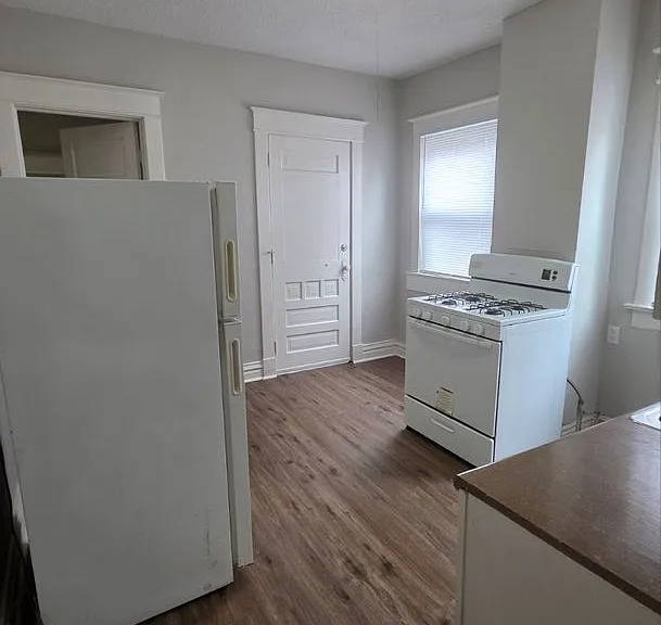 2508 Mersington Ave — Photo 10