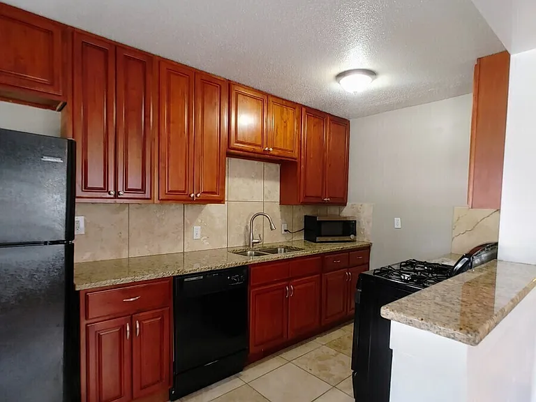 4328 Roanoke Pkwy #206 — Photo 10