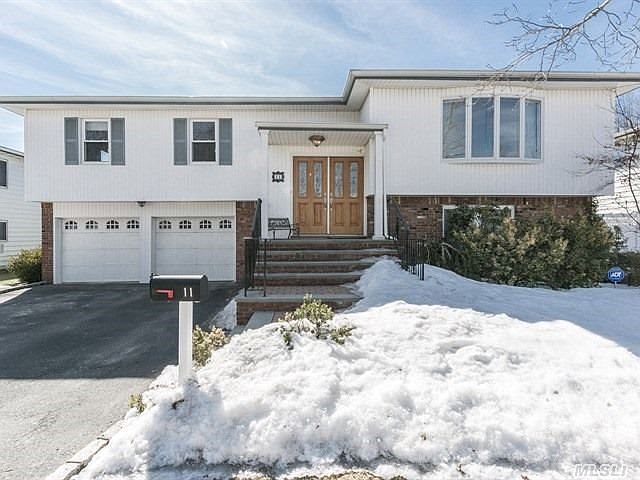 1st image of 11 Broadfield Pl