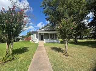 824 S Masonic St, Bellville, TX 77418