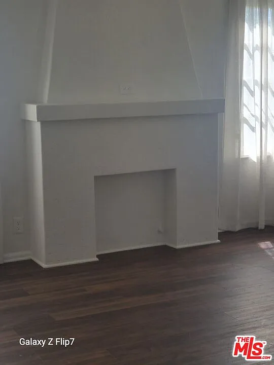 2 bed, 1.0 bath, 900 sqft, $2,975 — Photo 2