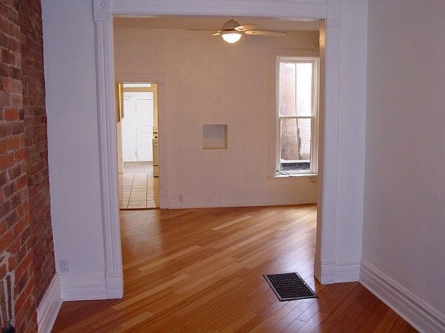 1st image of 520 W 1st Ave