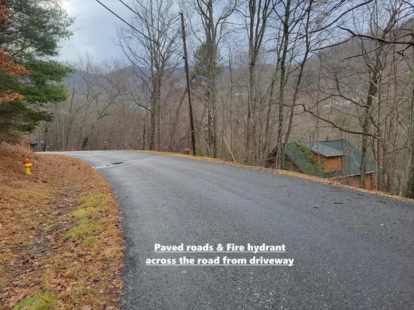 20 Magnolia Way, Waynesville, NC 28786