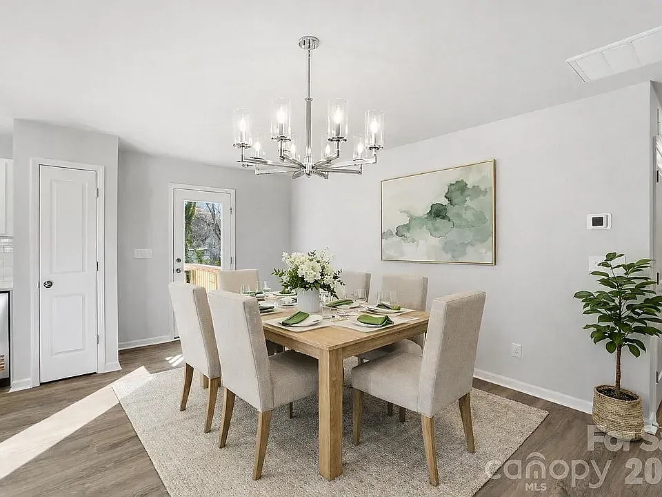 3 bed, 1210 sqft, $1,850 — Photo 3