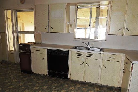 5th image of 219 Dawnview Ln