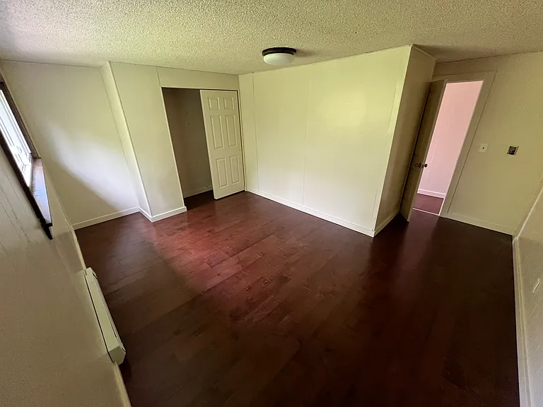 NE bedroom