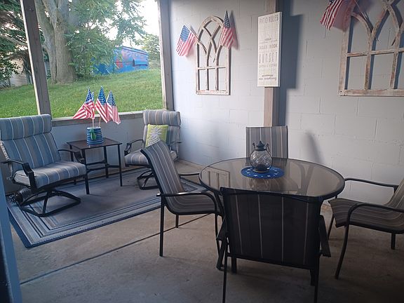 3rd image of 516 Williams St APT 4