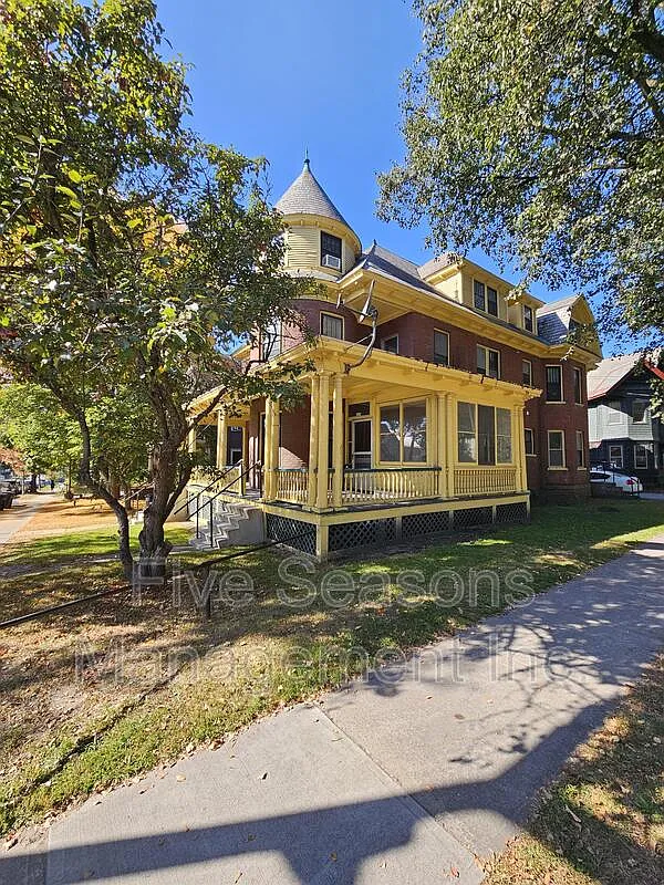 1 bed, 1.0 bath, 800 sqft, $1,600 — Photo 2