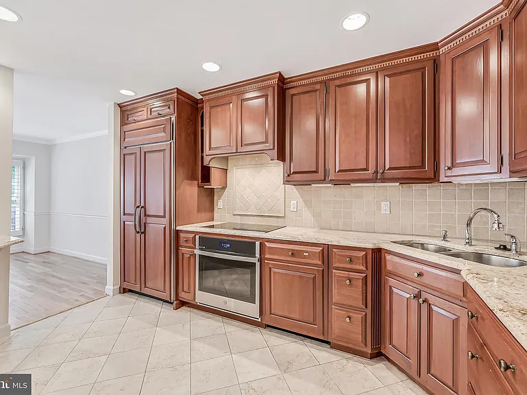 2029 Magarity Ct — Photo 10