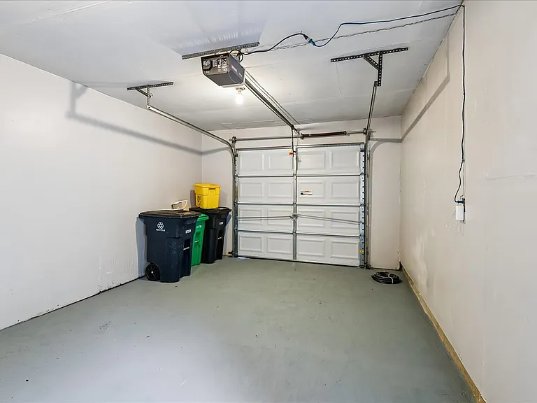530 Mount Lubentia Ct E — Photo 29