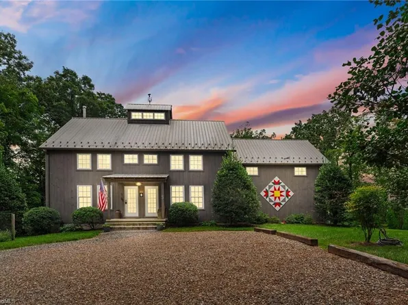 145 Decoy Dr, Wilkesboro, NC 28697