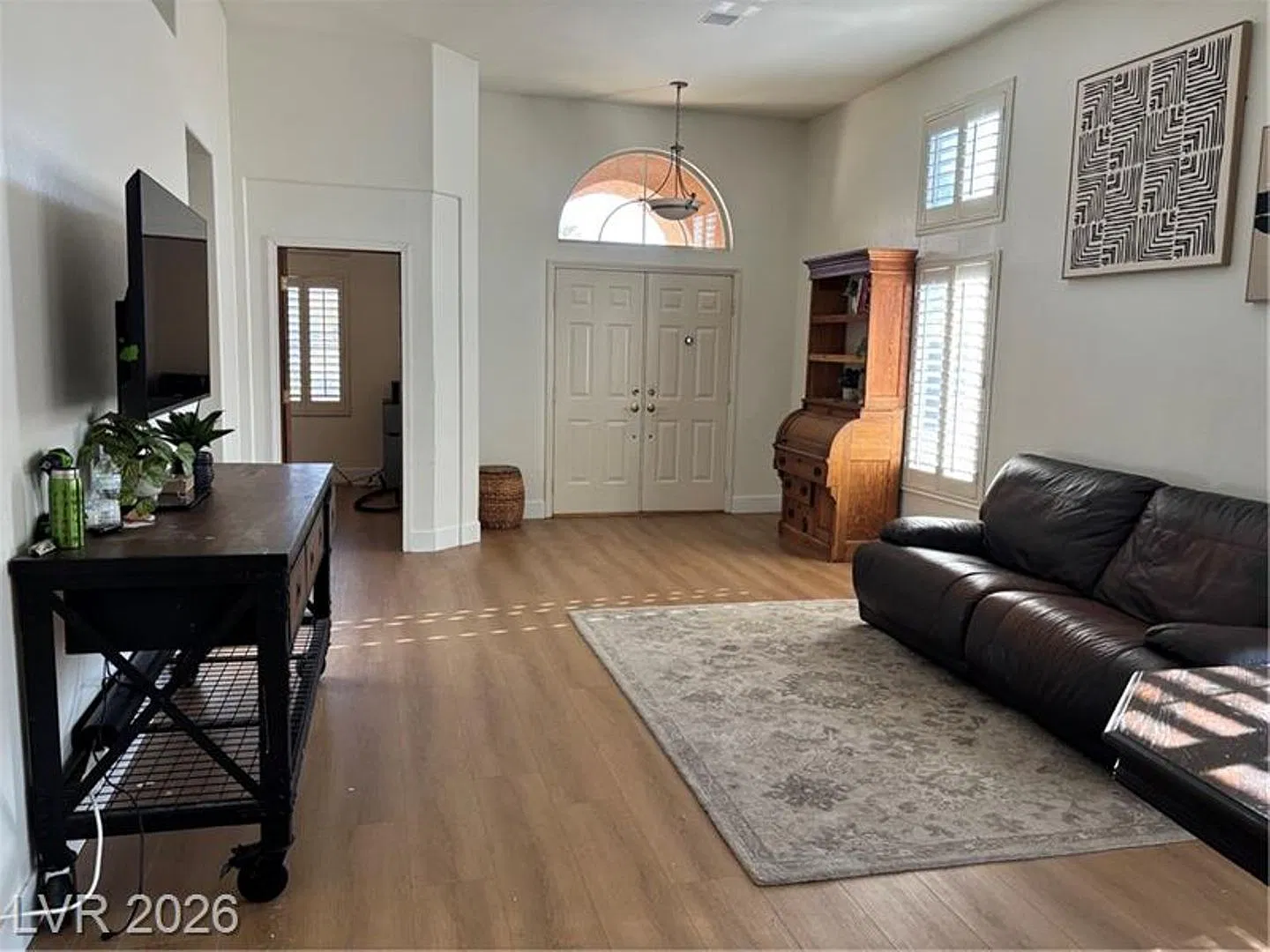Single Story Home with Pool!! Must See! — Photo 4