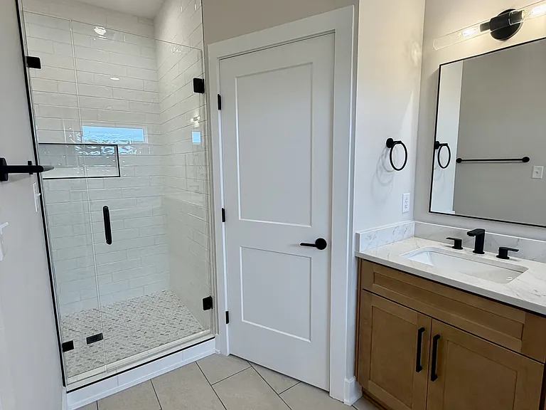 204 Crest Ridge Ct — Photo 33