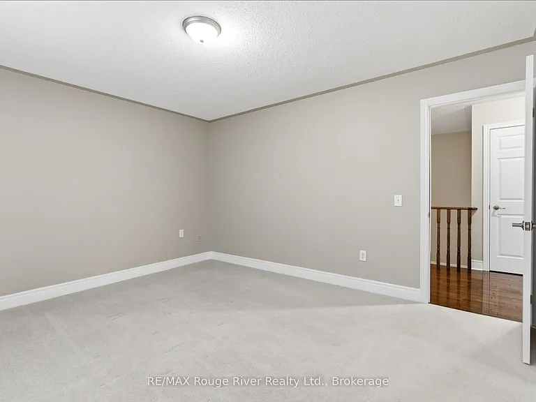 138 Kersey Cres — Photo 31