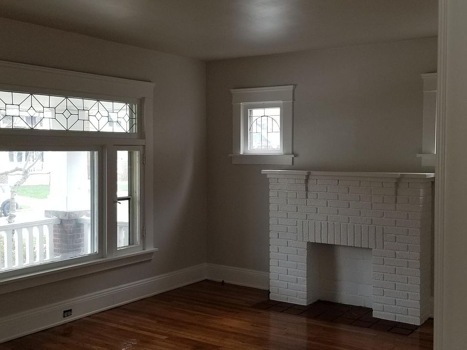 1st image of 2046 Wyandotte Ave