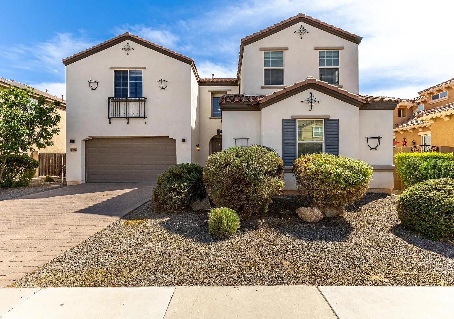 5 bed, 4.5 bath, 4502 sqft, $4,500 — Photo 1