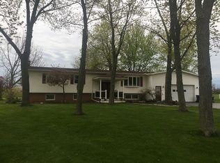 4974 Saunders Settlement Rd, Lockport, NY 14094