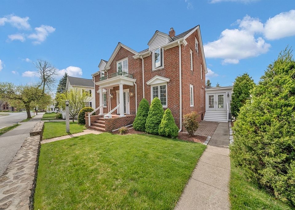 1st image of 8 Chestnut St