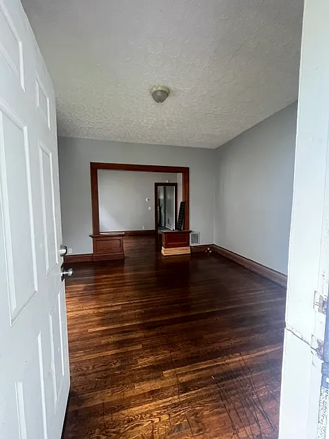 29 Trenaman St