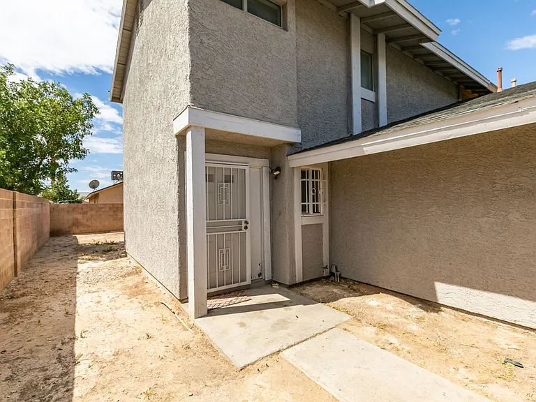 4335 Galore Ave — Photo 38