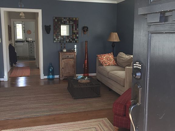 Spacious living room