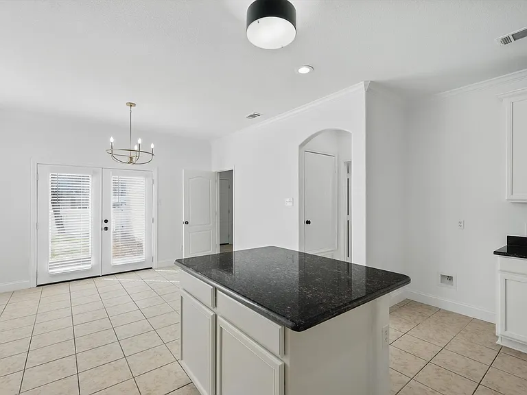 924 Charleston Ln — Photo 37