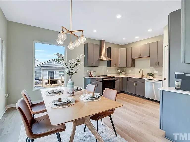 412 Commonwealth St — Photo 4