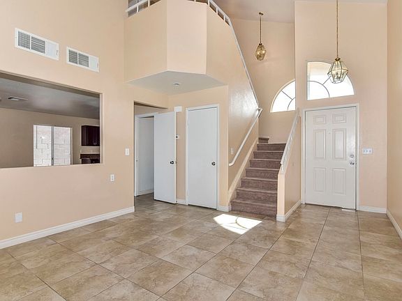 3rd image of 8328 Pendragon Cir