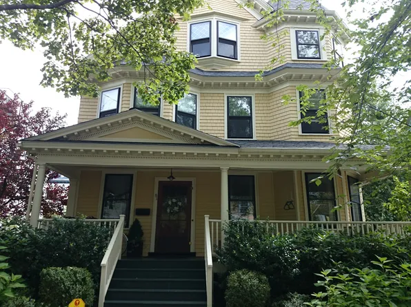 91 Thorndike St, Brookline, MA 02446