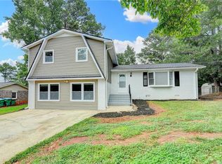 1094 Amber Rdg SW, Lilburn, GA 30047