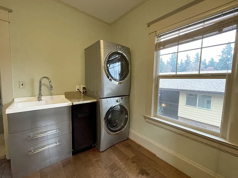 5514 NE Halsey St — Photo 12
