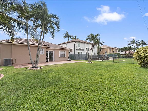 5th image of 1542 SE 16th Avenue