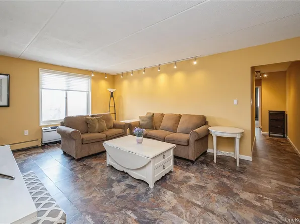 135 Post Avenue #4C, Westbury, NY 11590