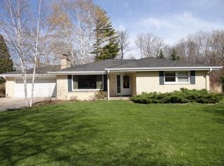 8220 N Poplar Dr, Fox Pt, WI 53217