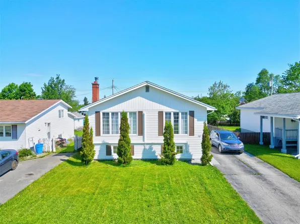 15 Wood Crescent, Gander, NL A1V2A9